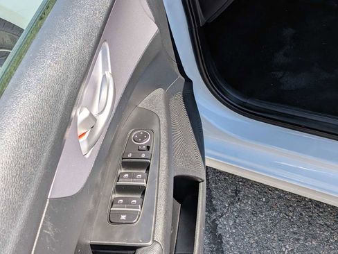 Used 2024 Kia Forte LXS FWD image 8