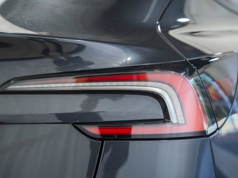 Used 2025 Tesla Model 3 RWD image 6