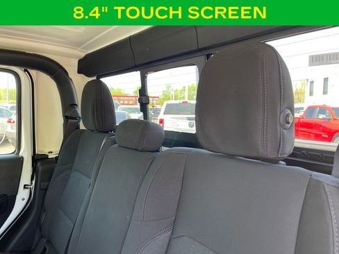 Used 2023 Jeep Gladiator Overland AWD/4WD image 14