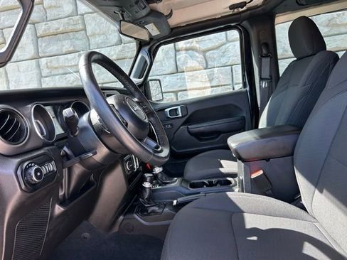 Used 2022 Jeep Wrangler Sport AWD/4WD image 8