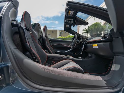 New 2026 McLaren Artura Spider RWD image 26