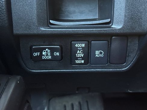 Used 2019 Toyota Tacoma TRD Off-Road AWD/4WD image 40