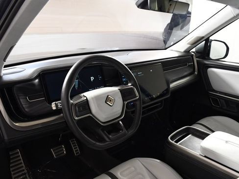 Used 2024 Rivian R1S Adventure AWD/4WD image 12