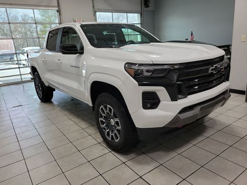 Used 2023 Chevrolet Colorado Z71 w/ Z71 Convenience Package 2 image 15