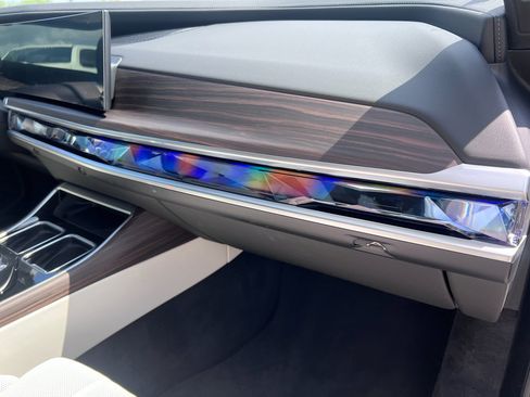 Used 2025 BMW 740i RWD image 14