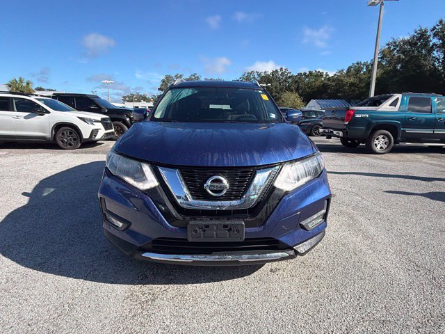 Used 2017 Nissan Rogue SV w/ SV Premium Package AWD/4WD image 5