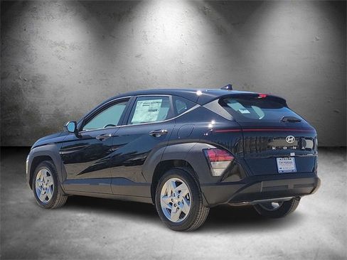 New 2026 Hyundai Kona SE image 4