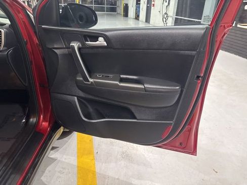 Used 2019 Kia Sportage LX image 18