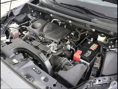 Used 2021 Toyota RAV4 XLE Premium FWD image 11