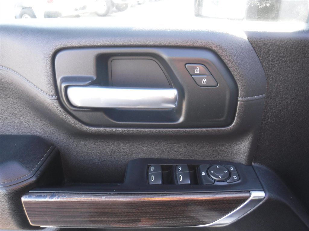 Used 2023 Chevrolet Silverado 3500 LT AWD/4WD image 15