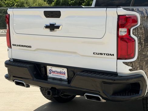 Used 2022 Chevrolet Silverado 1500 Custom Trail Boss w/ Realtree Special Edition AWD/4WD image 6