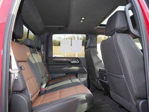 Used 2025 Chevrolet Silverado 3500 High Country w/ High Country Premium Package AWD/4WD image 28
