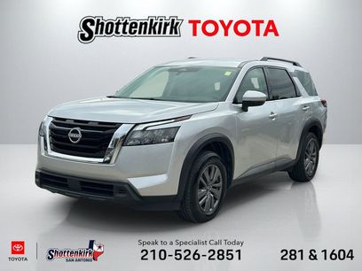 Used 2024 Nissan Pathfinder SV