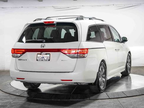 Used 2015 Honda Odyssey Touring image 4