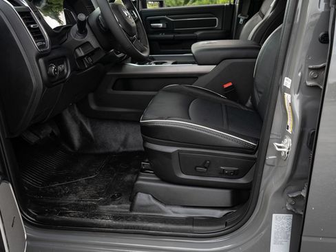 New 2026 RAM 4500 4x4 Crew Cab DRW w/ Laramie Trim Package image 37