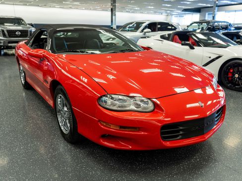 Used 1998 Chevrolet Camaro Z28 RWD image 3
