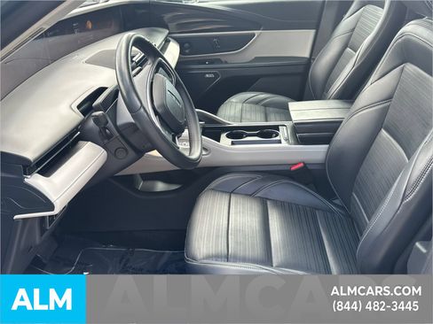 Used 2025 Lincoln Nautilus Reserve AWD/4WD image 10