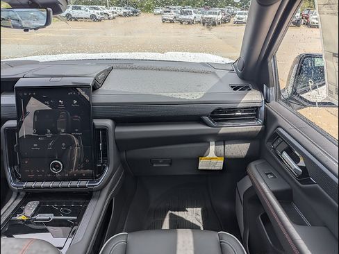 New 2026 GMC Yukon XL AT4 Ultimate w/ LPO, Floor Liner Package AWD/4WD image 4