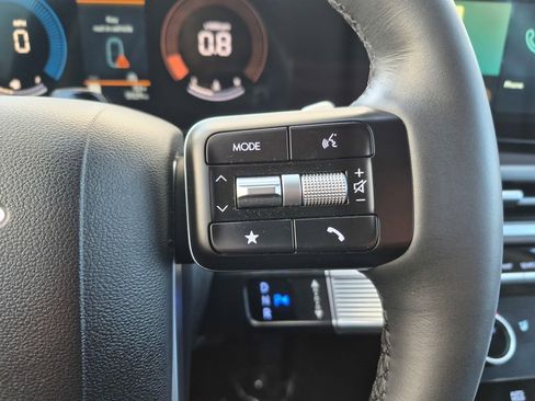 Used 2025 Hyundai Santa Fe SEL image 14