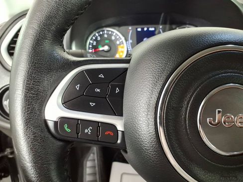 Used 2020 Jeep Renegade Latitude w/ Cold Weather Group AWD/4WD image 15