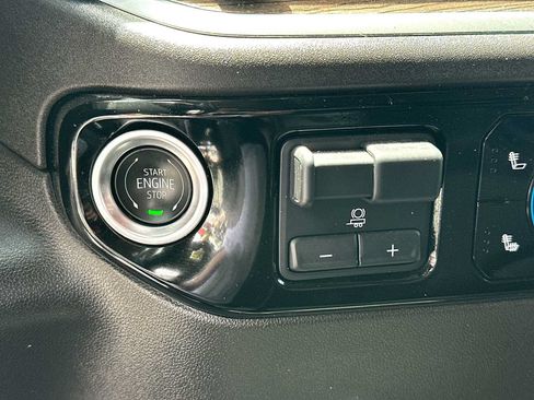 Used 2025 Chevrolet Silverado 3500 LT AWD/4WD image 28