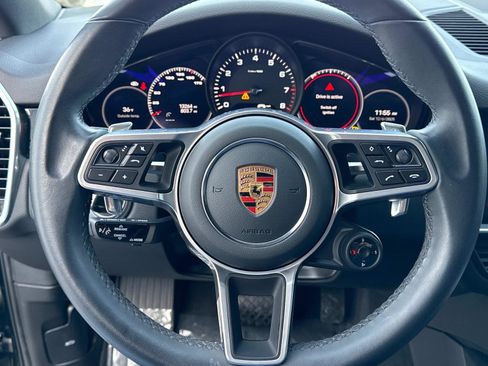 Used 2023 Porsche Cayenne Coupe image 26