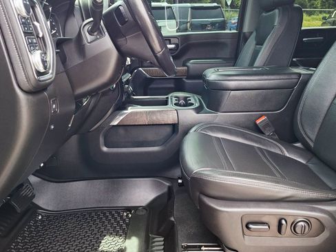 Used 2021 GMC Sierra 2500 Denali w/ Denali Black Diamond Edition AWD/4WD image 16