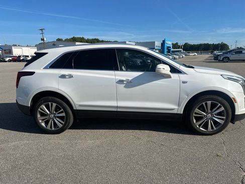 Used 2020 Cadillac XT5 Premium Luxury FWD image 7