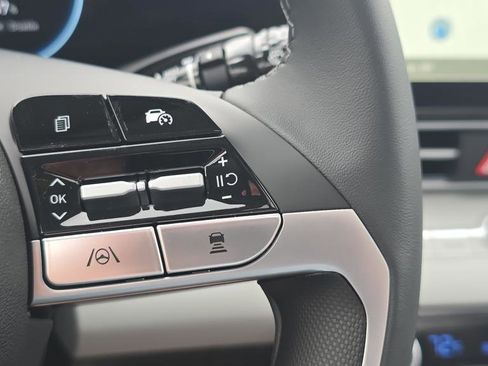 New 2026 Hyundai Elantra Limited FWD image 25