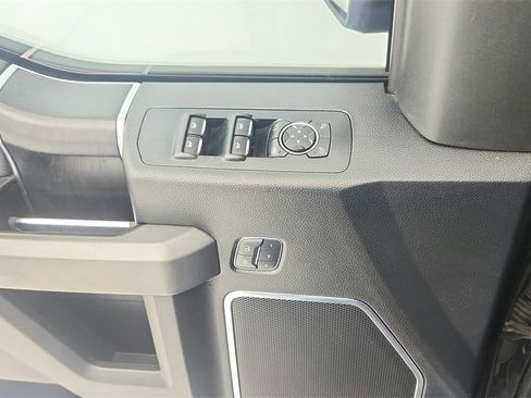 Used 2018 Ford F150 Platinum w/ Equipment Group 701A Luxury image 24