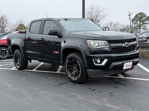 Used 2018 Chevrolet Colorado Z71 w/ Z71 Midnight Edition image 2