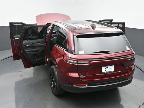 New 2025 Jeep Grand Cherokee Limited w/ Luxury Tech Group II image 64