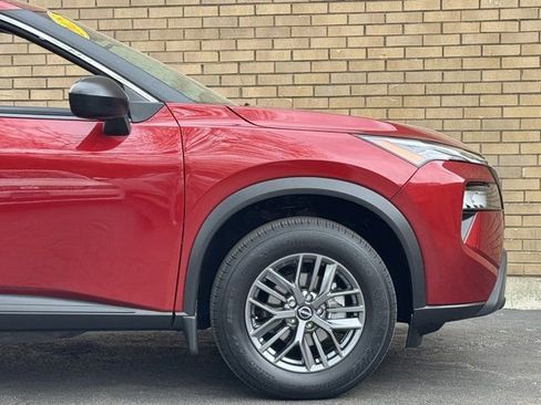 Used 2025 Nissan Rogue S AWD/4WD image 5