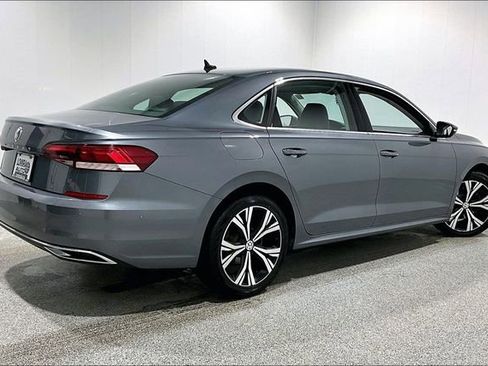 Used 2020 Volkswagen Passat 2.0T SEL image 5
