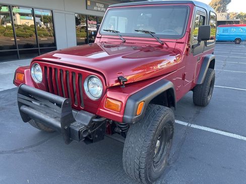 Used 1998 Jeep Wrangler SE image 1