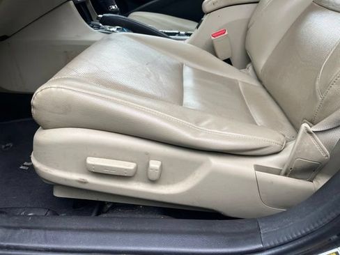 Used 2013 Acura ILX w/ Premium Package FWD image 15