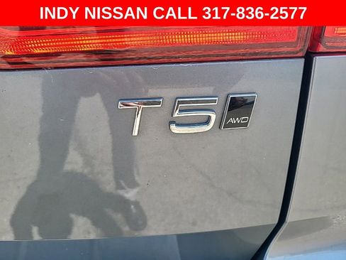 Used 2018 Volvo XC60 T5 Momentum w/ Vision Package AWD/4WD image 21