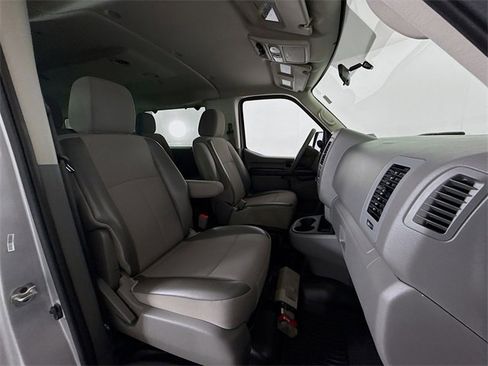 Used 2021 Nissan NV 3500 S image 21