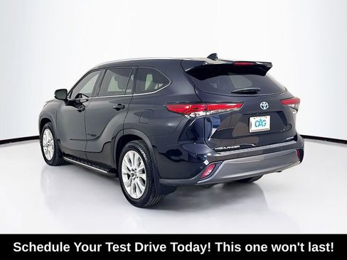 Used 2022 Toyota Highlander Limited FWD image 5