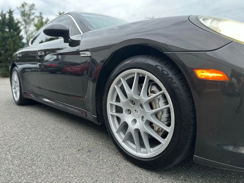 Used 2010 Porsche Panamera 4S image 3