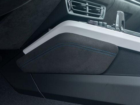 Certified 2024 Porsche 911 Dakar image 25