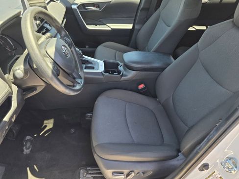 Used 2025 Toyota RAV4 XLE FWD image 16