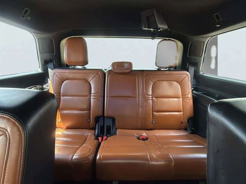 Used 2020 Lincoln Navigator Reserve w/ Equipment Group 208A Reserve AWD/4WD image 22