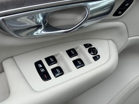 Certified 2026 Volvo XC90 B6 Ultra AWD/4WD image 17
