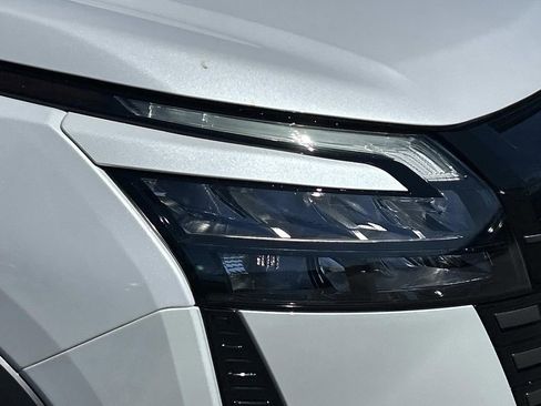 New 2026 Nissan Pathfinder Platinum AWD/4WD image 10