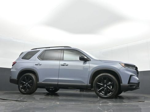 Certified 2025 Honda Pilot Black Edition image 29