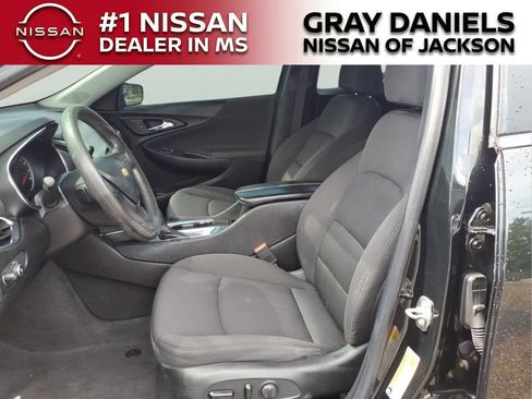 Used 2019 Chevrolet Malibu LT FWD image 23