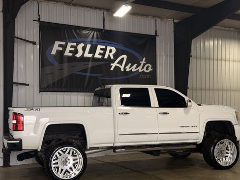 Used 2015 GMC Sierra 2500 Denali AWD/4WD image 25