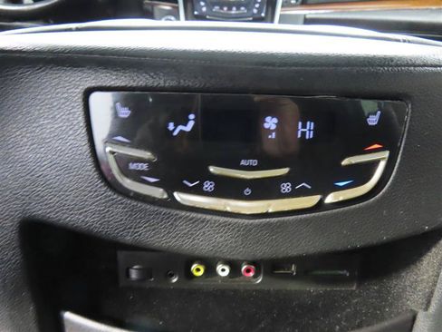 Used 2016 Cadillac Escalade Luxury RWD image 37