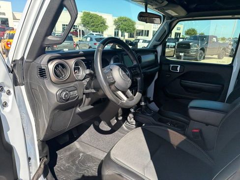 Used 2020 Jeep Wrangler Sport AWD/4WD image 9